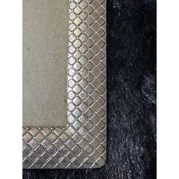Silver Textured Diamond Pattern Tabletop Picture Frame 5"x7" Rectangular Stand - Picture 2 of 7